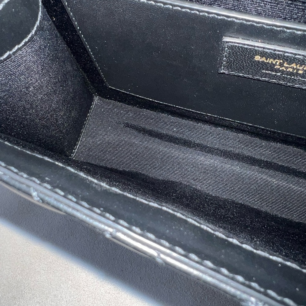 Yves Saint Laurent Black Chevron Shoulder Bag with Gold Chain - Picture 3 of 11